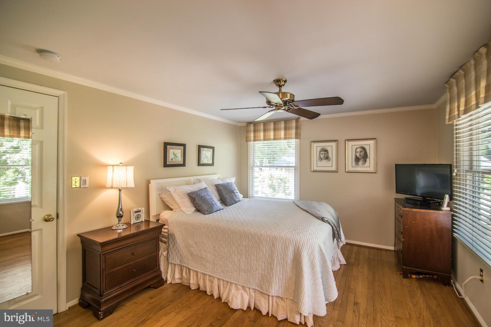 708 Pin Oak Road Severna Park, MD 21146 - Photo 16 of 27 Bedroom (Master)