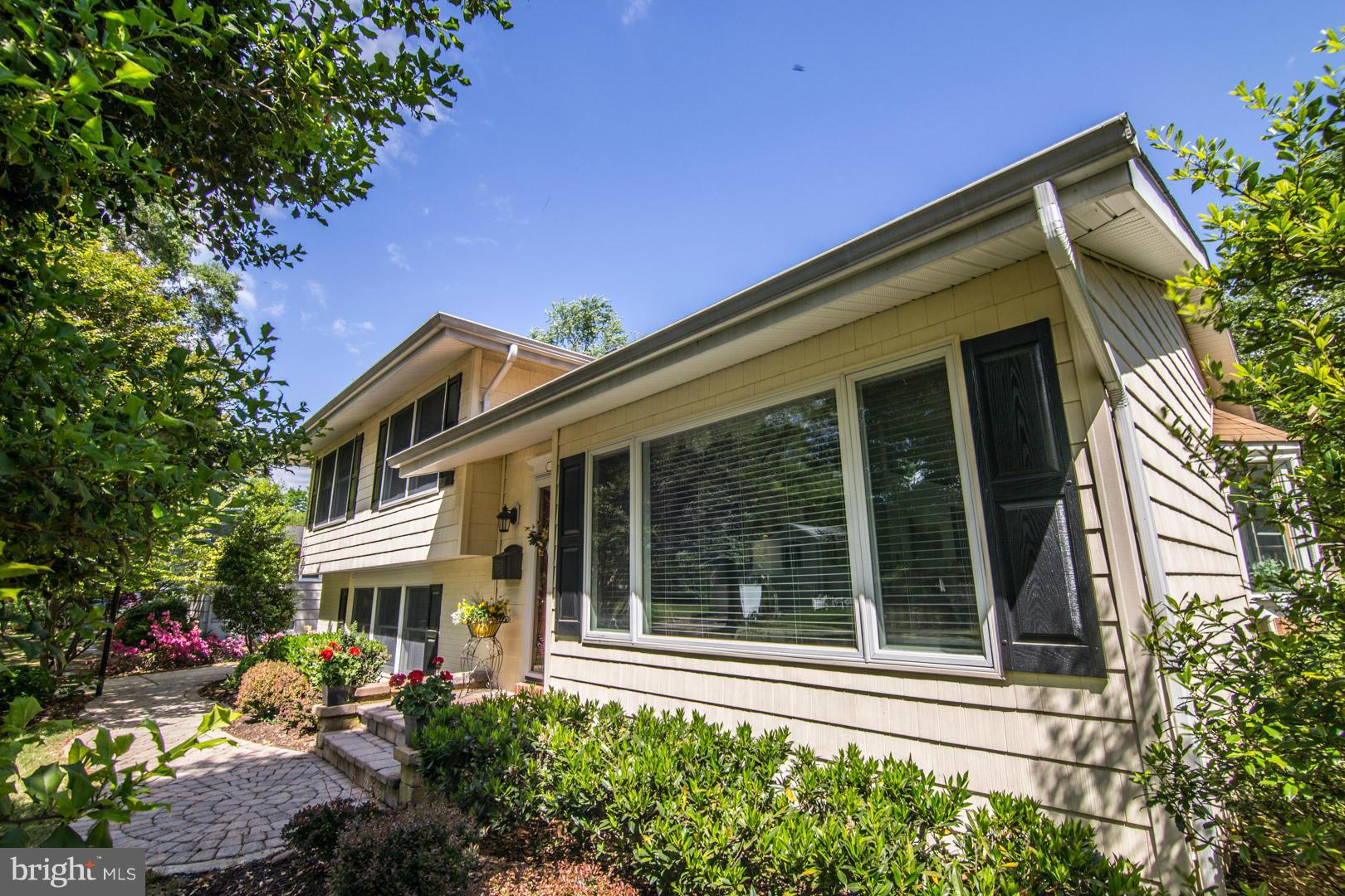708 Pin Oak Road Severna Park, MD 21146 - Photo 2 of 27 Exterior (Front)
