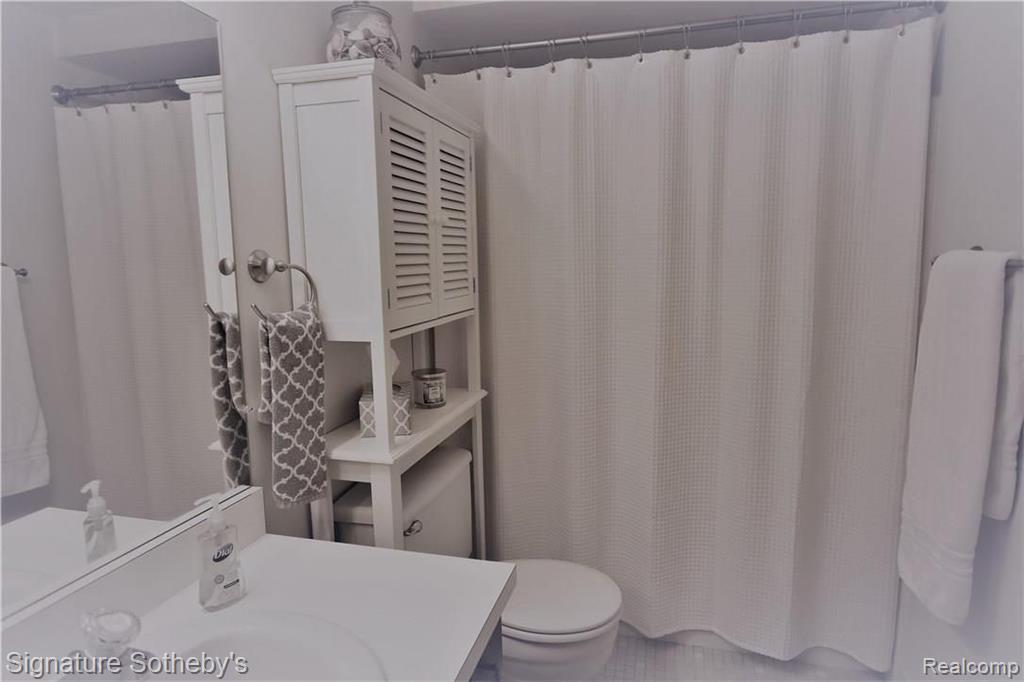 1907 Allenway Court, Unit 99 Rochester Hills, MI 48309 - Photo 15 of 20