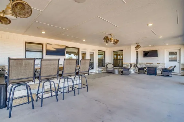 $1,390,000 | 733 Fm 2652, Graham, TX 76450