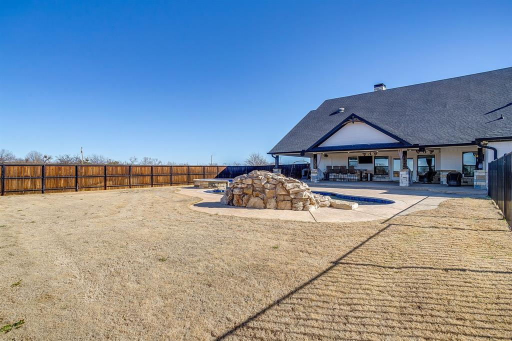 733 Fm 2652 Graham, TX 76450 - Photo 30 of 40