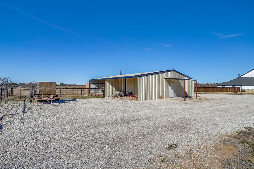 733 Fm 2652 Graham, TX 76450 - Photo 32 of 40