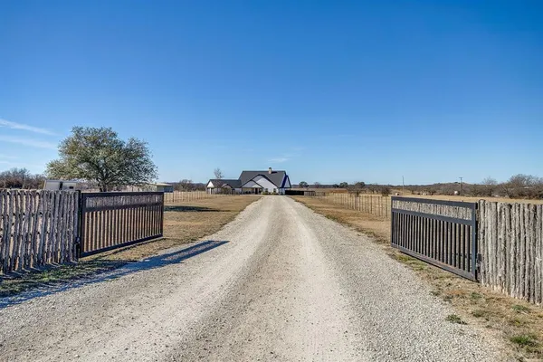 $1,390,000 | 733 Fm 2652, Graham, TX 76450