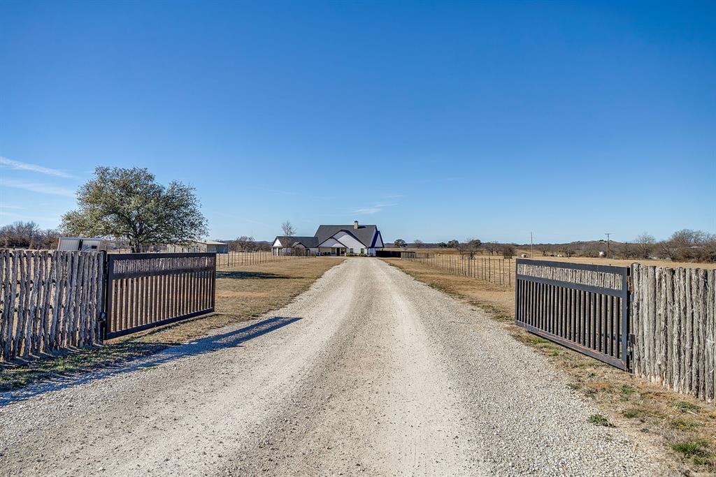 733 Fm 2652 Graham, TX 76450 - Photo 4 of 40