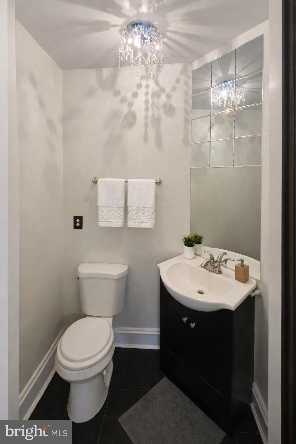 1122 Columbia Road Northwest Washington, DC 20009 - Photo 15 of 42 Second level bathroom no. 2