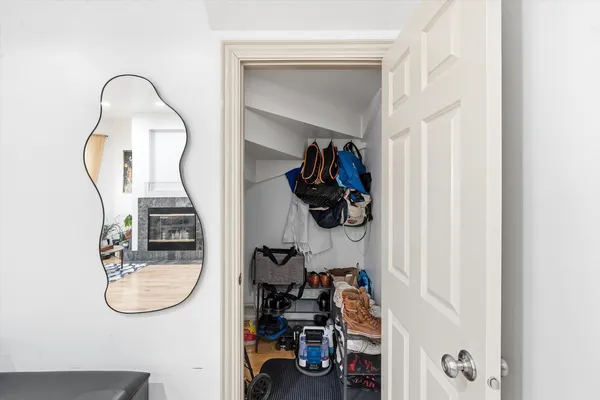 $2,750 | 5739 North Winthrop Avenue, Unit 1, Chicago, IL 60660