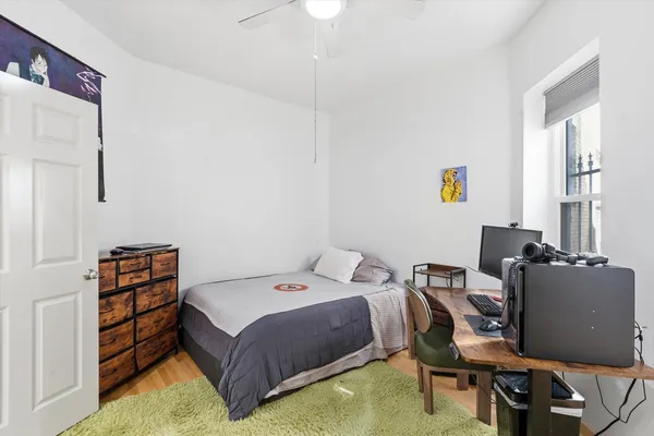 $2,750 | 5739 North Winthrop Avenue, Unit 1, Chicago, IL 60660