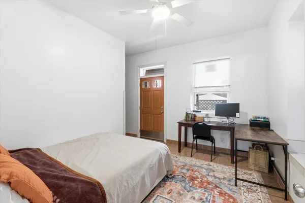 $2,750 | 5739 North Winthrop Avenue, Unit 1, Chicago, IL 60660