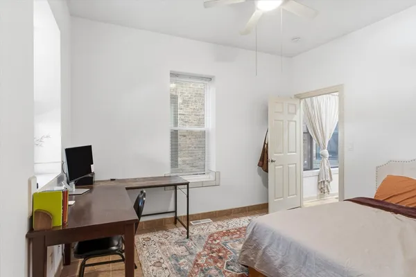 $2,750 | 5739 North Winthrop Avenue, Unit 1, Chicago, IL 60660