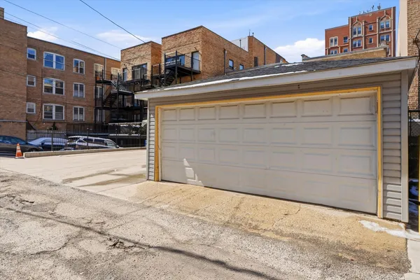 $2,750 | 5739 North Winthrop Avenue, Unit 1, Chicago, IL 60660