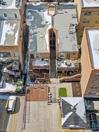 $2,750 | 5739 North Winthrop Avenue, Unit 1, Chicago, IL 60660