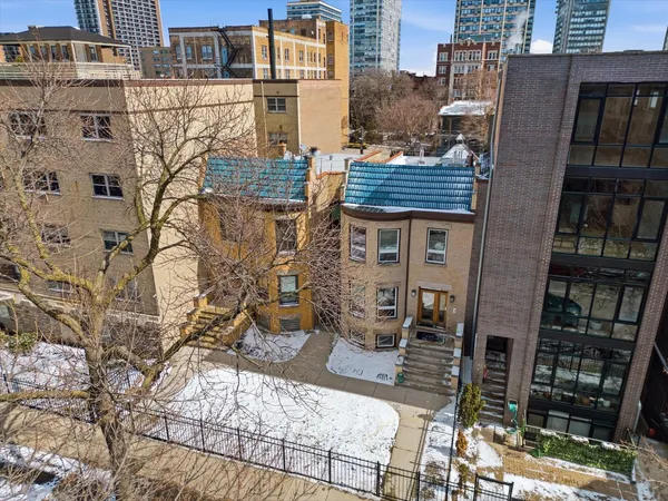 $2,750 | 5739 North Winthrop Avenue, Unit 1, Chicago, IL 60660