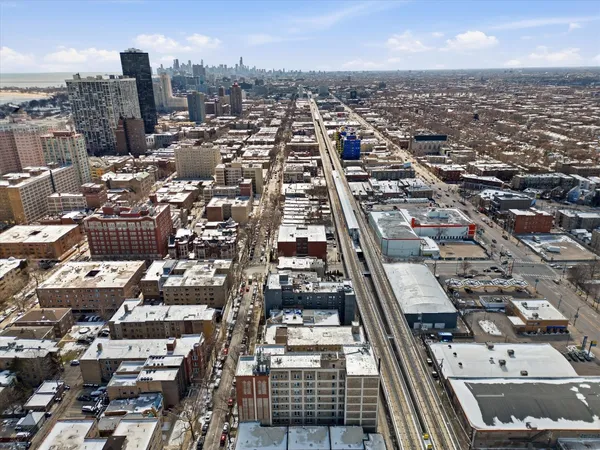 $2,750 | 5739 North Winthrop Avenue, Unit 1, Chicago, IL 60660