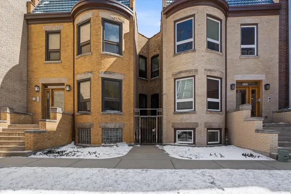 $2,750 | 5739 North Winthrop Avenue, Unit 1, Chicago, IL 60660
