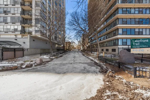 $2,750 | 5739 North Winthrop Avenue, Unit 1, Chicago, IL 60660