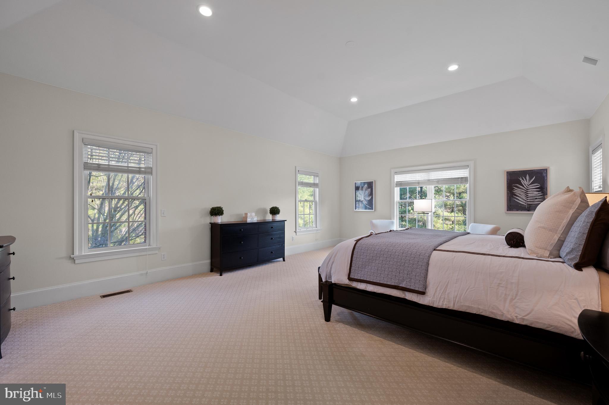 108 Overlook Lane Wayne, PA 19087 - Photo 24 of 56 Primary bedroom