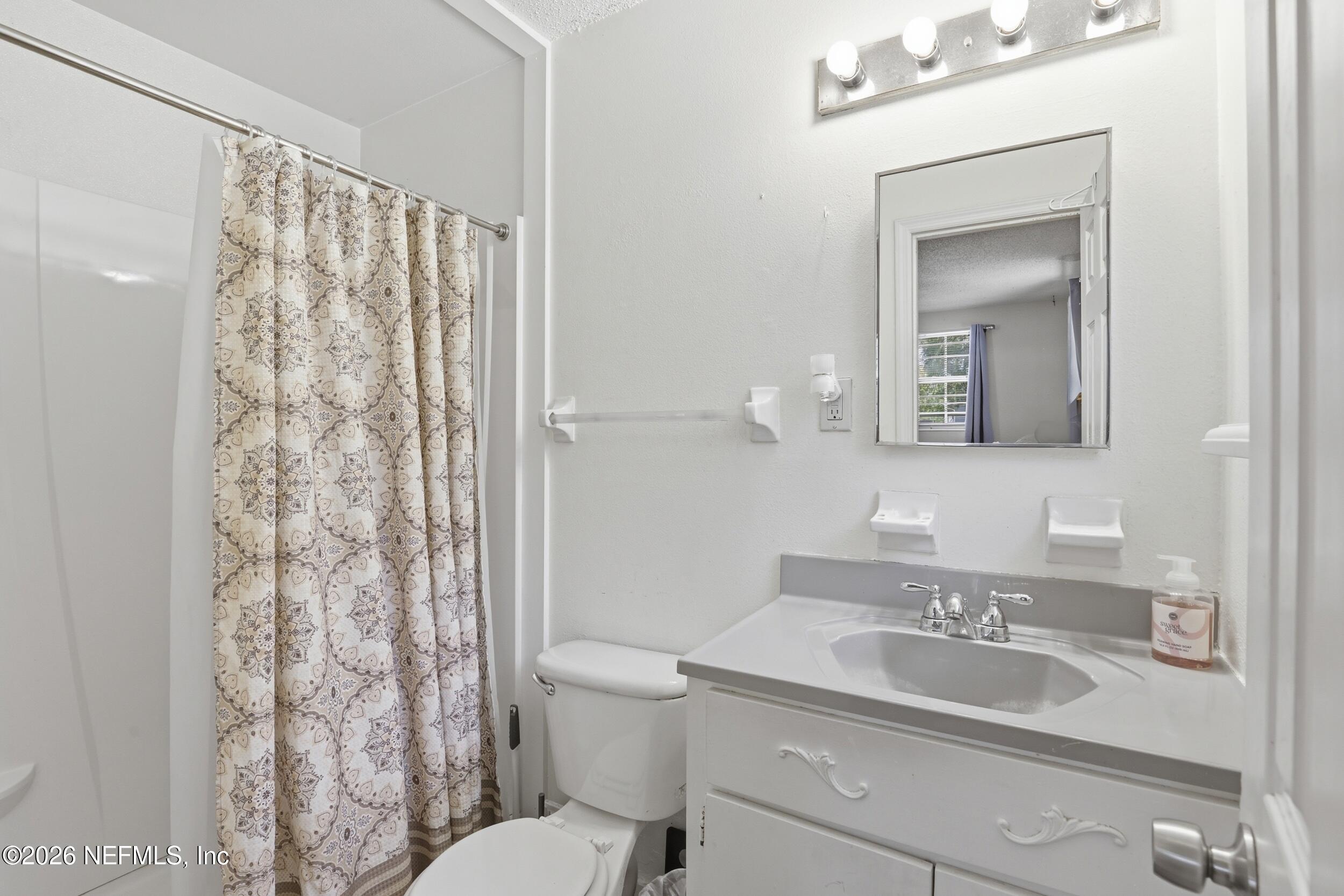 418 Tina Road Lake City, FL 32024 - Photo 18 of 36 Primary Bathroom
