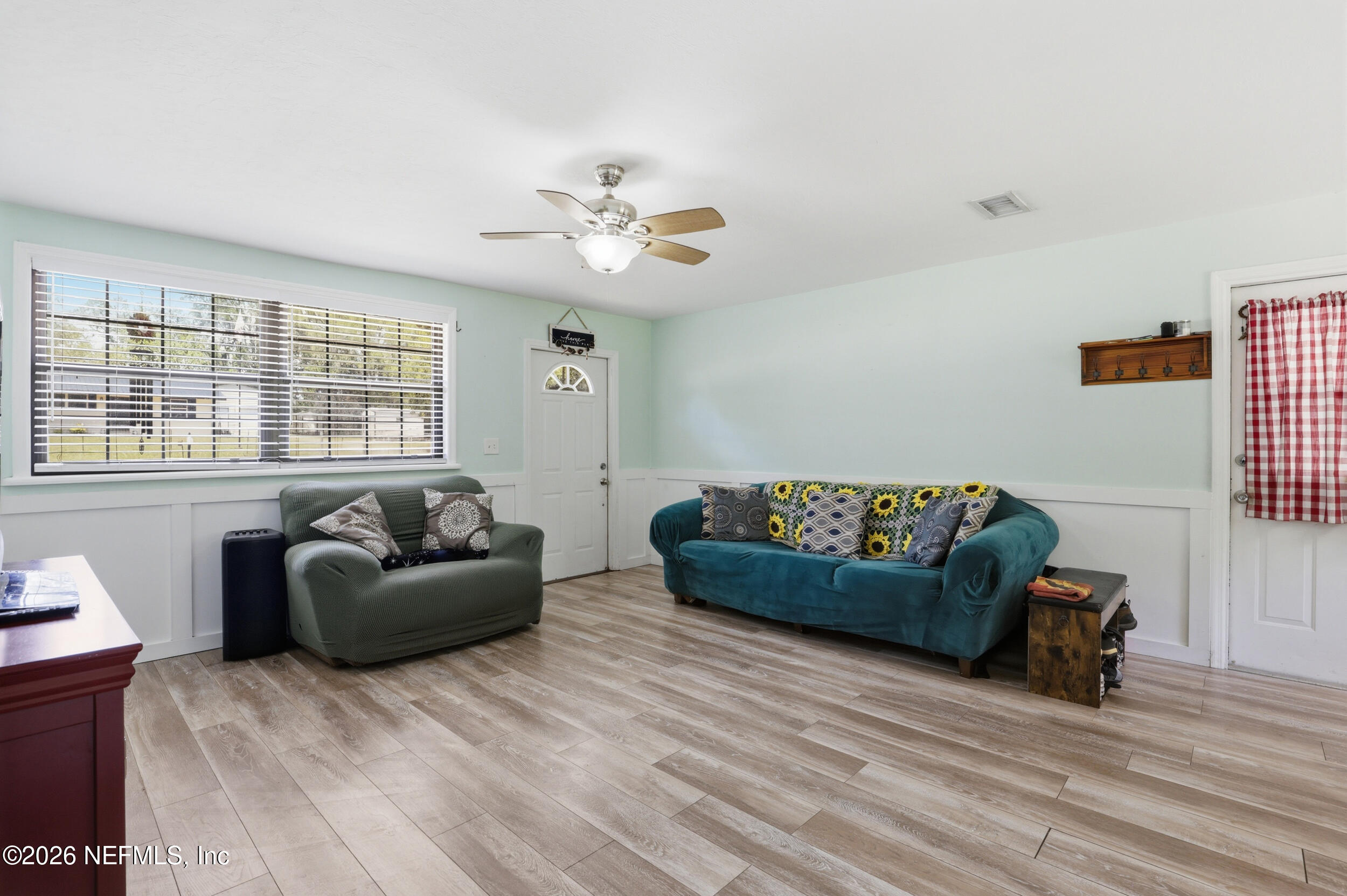 418 Tina Road Lake City, FL 32024 - Photo 5 of 36 Living Room