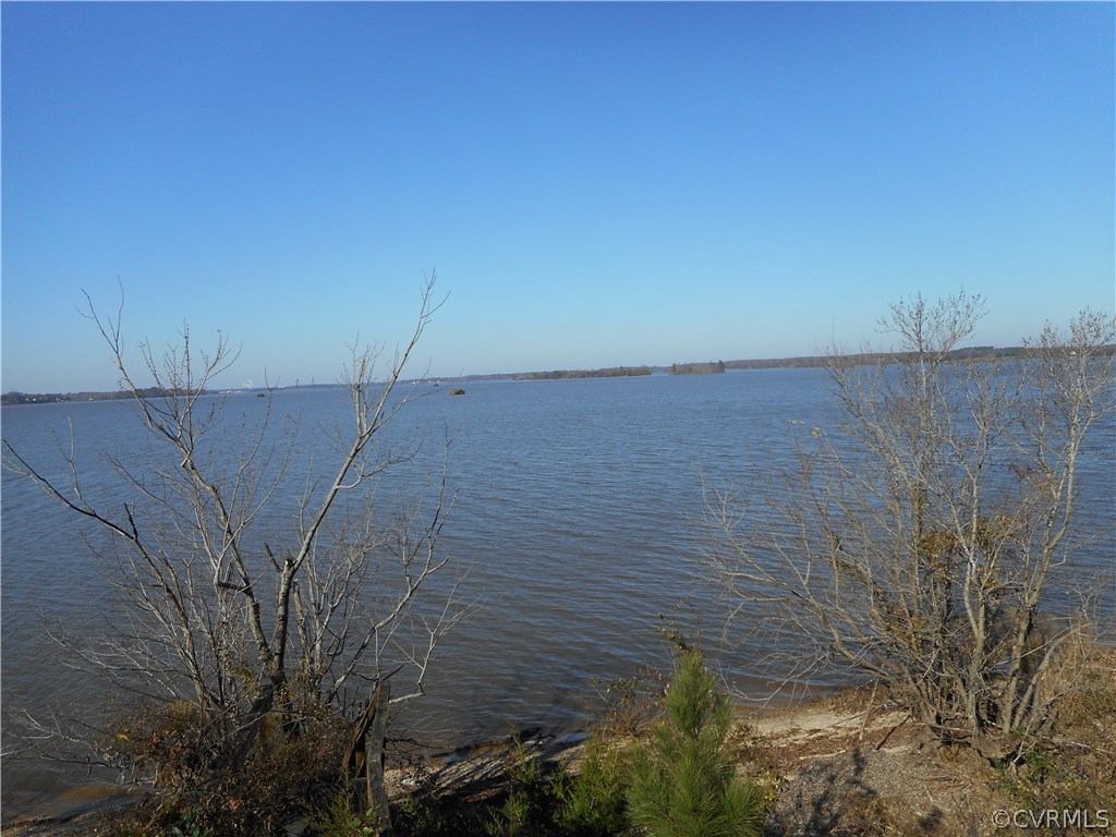 1720 Coggins Point Road Hopewell, VA 23860 - Photo 3 of 16 Gallery Image 3