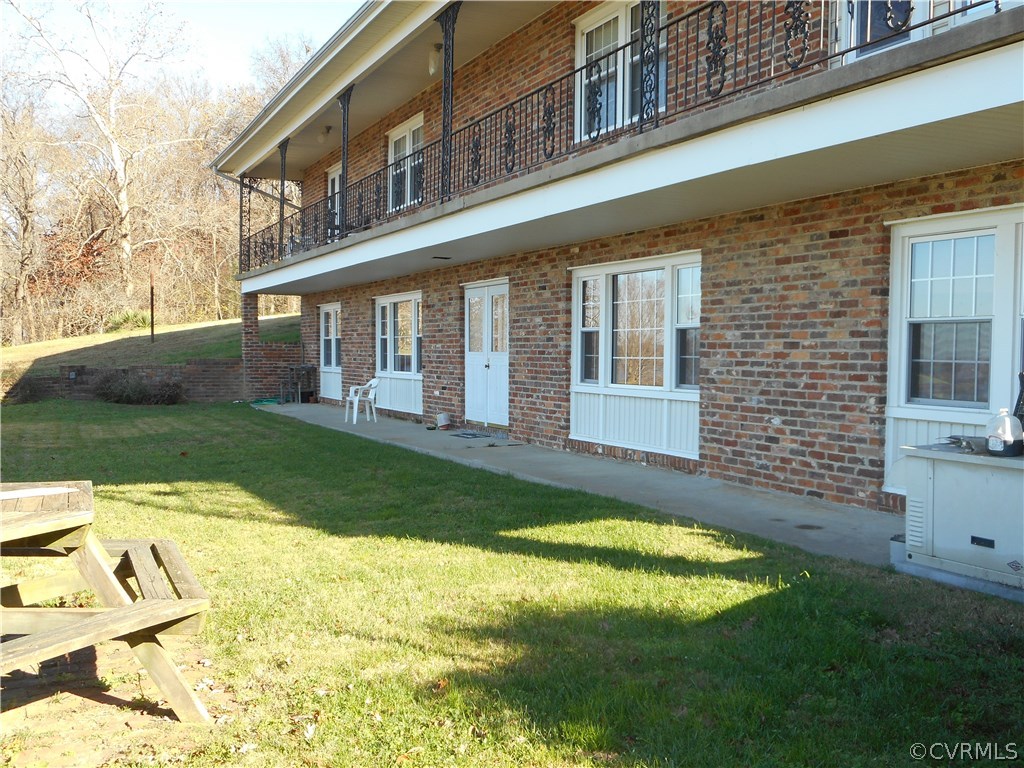 1720 Coggins Point Road Hopewell, VA 23860 - Photo 4 of 16 Gallery Image 4