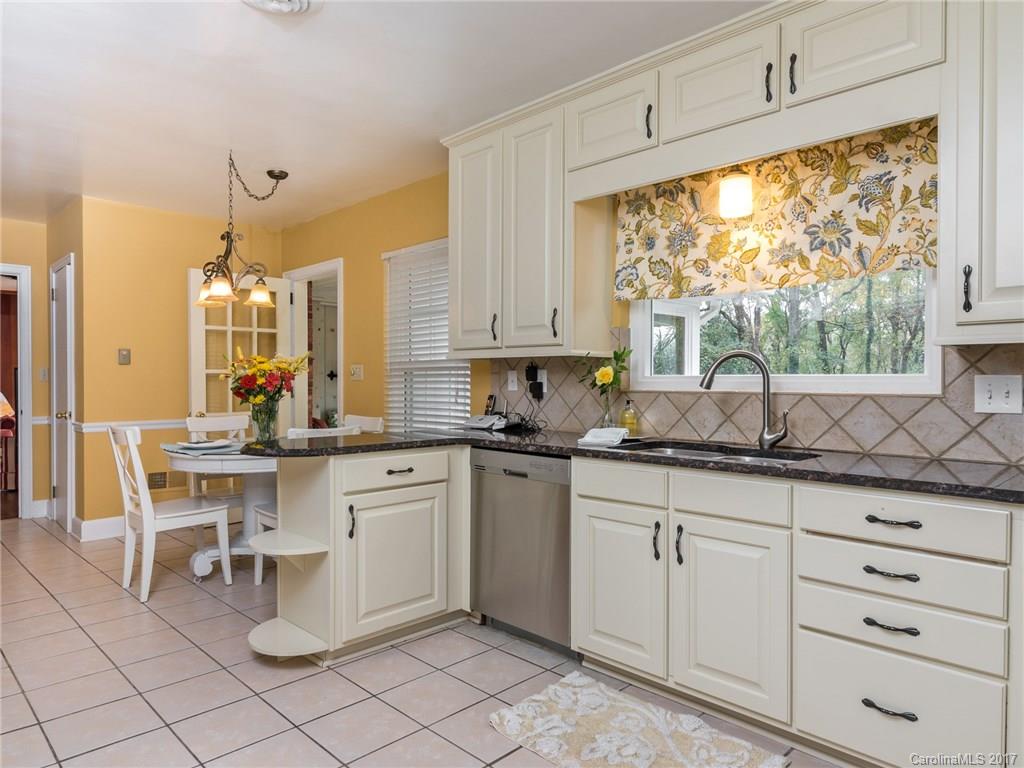 2536 Cloister Drive Charlotte, NC 28211 - Photo 6 of 29