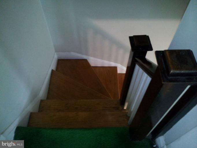 624 Stamford Road Baltimore, MD 21229 - Photo 15 of 21 a view of entryway
