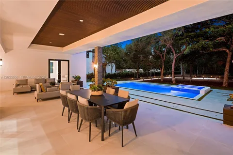 $4,995,000 | 6200 Southwest 83rd Avenue, Miami, FL 33143
