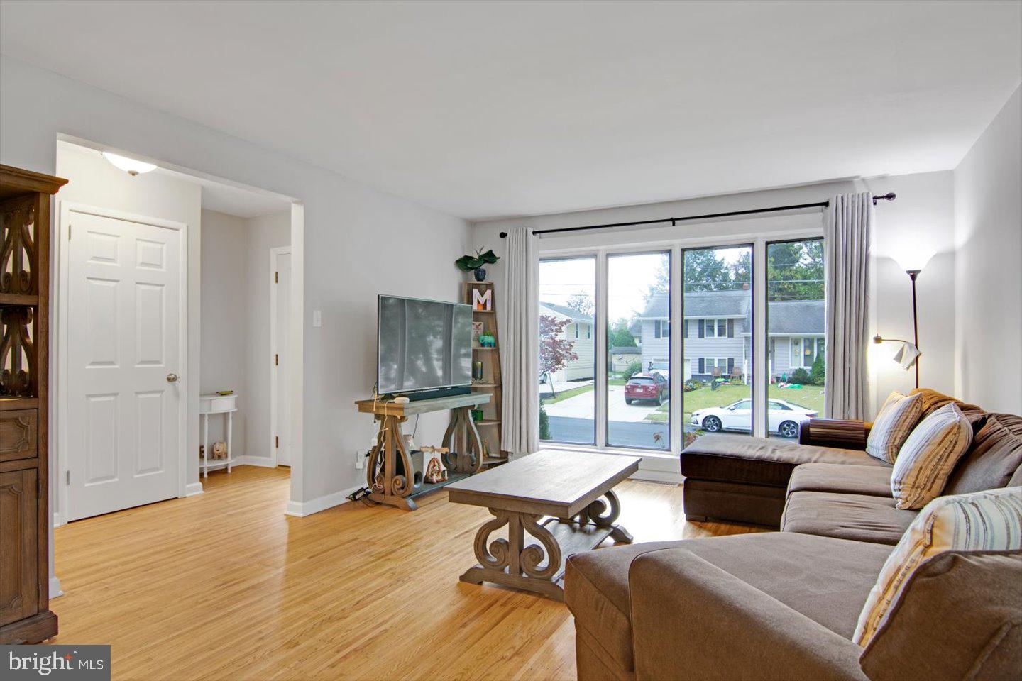 114 Ridge Road Cherry Hill, NJ 08002 - Photo 4 of 44 Gallery Image 4