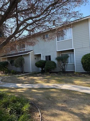 $250,000 | 4761 North Cedar Avenue, Unit 102, Fresno, CA 93726