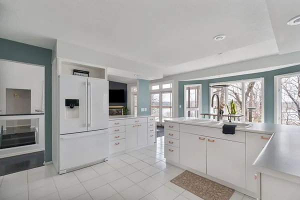 $510,000 | 3 Walbrier Court, Le Claire, IA 52753