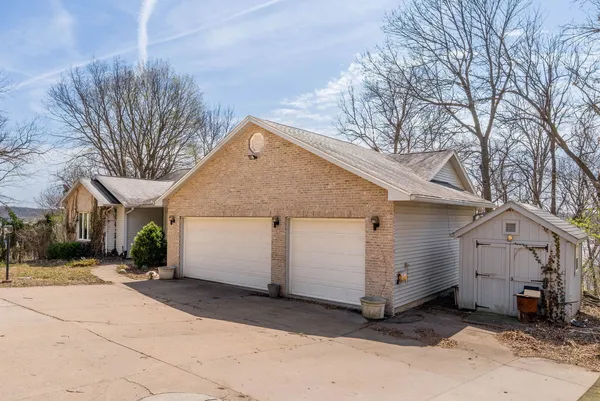 $510,000 | 3 Walbrier Court, Le Claire, IA 52753