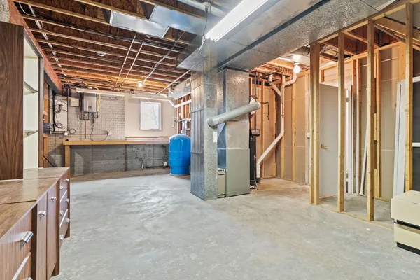 $510,000 | 3 Walbrier Court, Le Claire, IA 52753