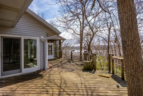 $510,000 | 3 Walbrier Court, Le Claire, IA 52753