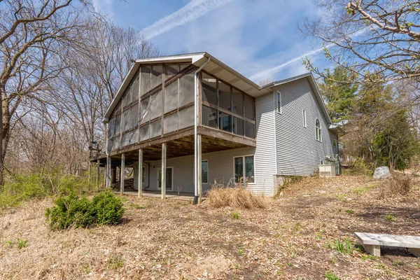 $510,000 | 3 Walbrier Court, Le Claire, IA 52753
