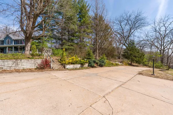 $510,000 | 3 Walbrier Court, Le Claire, IA 52753