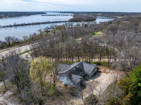 $510,000 | 3 Walbrier Court, Le Claire, IA 52753