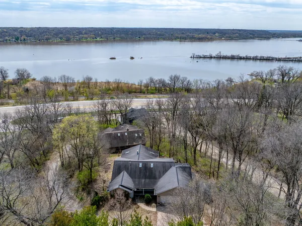 $510,000 | 3 Walbrier Court, Le Claire, IA 52753