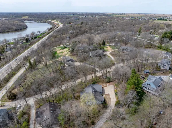 $510,000 | 3 Walbrier Court, Le Claire, IA 52753