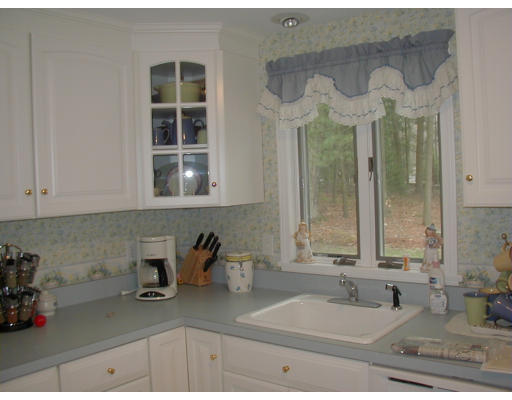72 Chickering Road Dedham, MA 02026 - Photo 6 of 10 Gallery Image 6