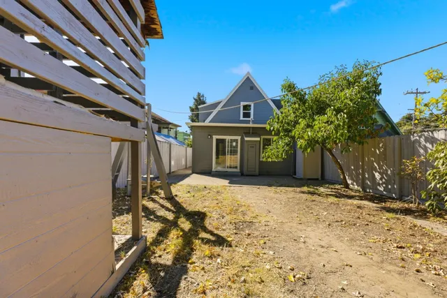 $650,000 | 2504 East 24th Street, Oakland, CA 94601