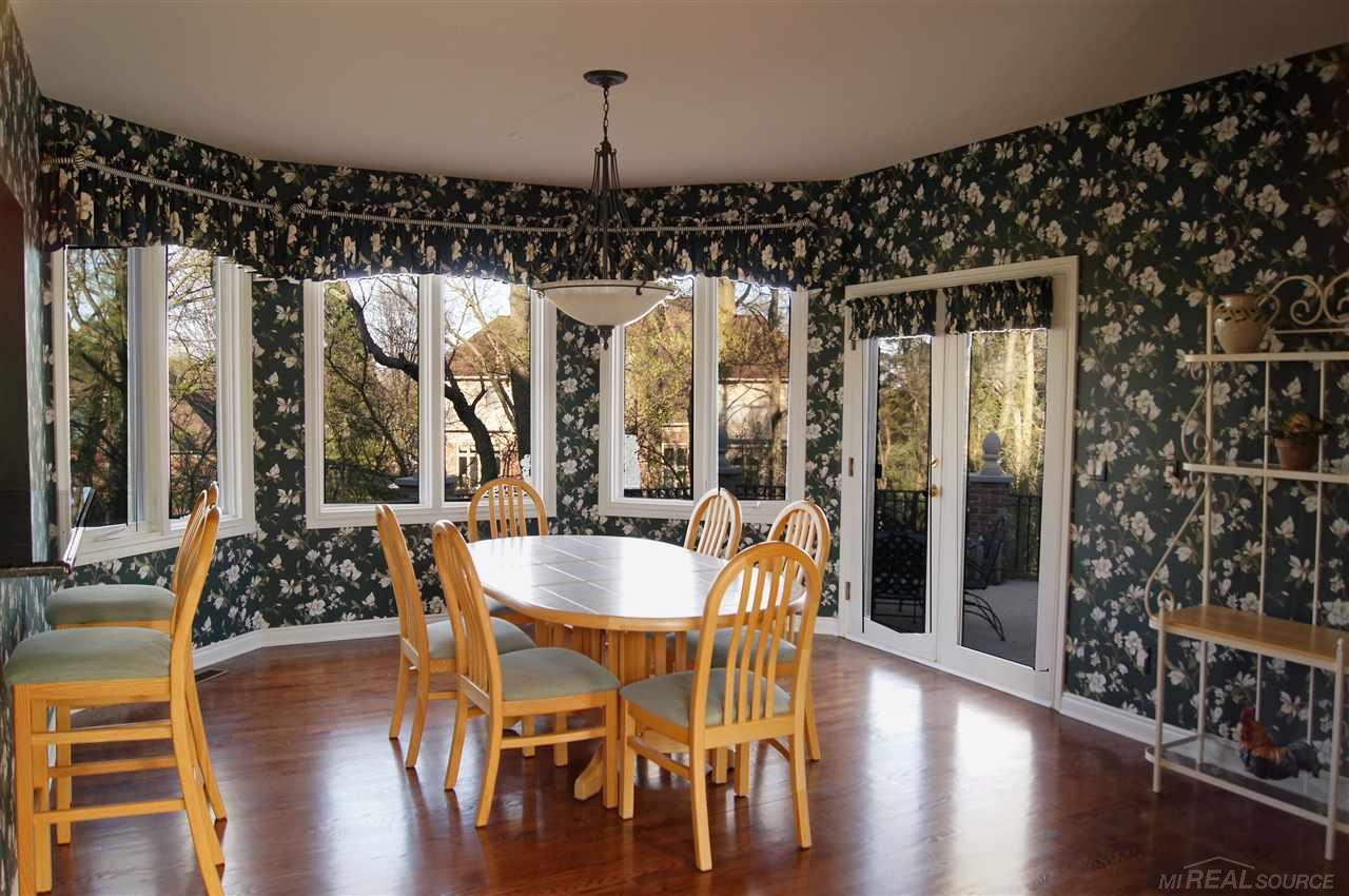 1812 Fox Run Rochester, MI 48306 - Photo 40 of 58 31241619-39.JPG
