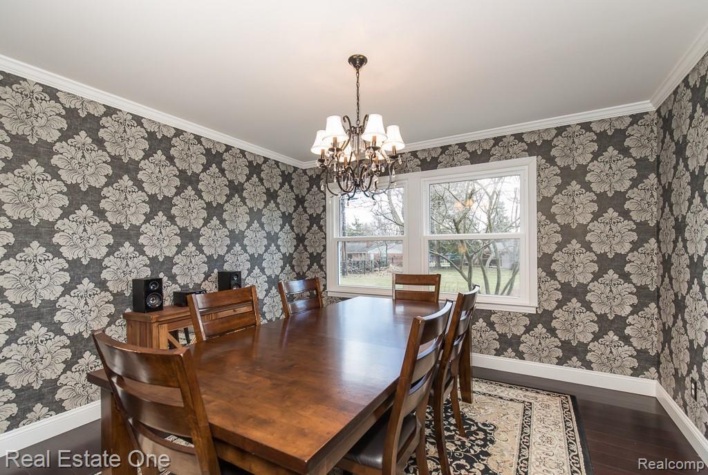 585 South Fieldstone Drive Rochester Hills, MI 48309 - Photo 10 of 34