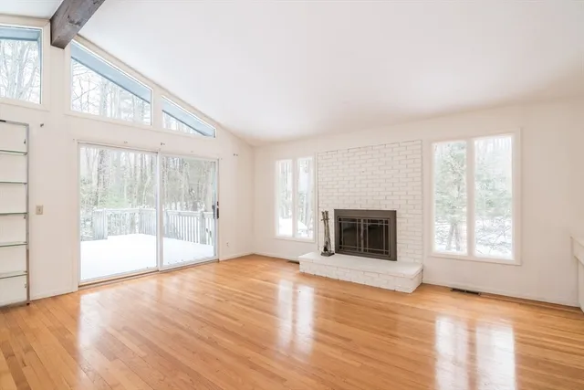 $618,800 | 11 Overlook Drive, Amherst, MA 01002