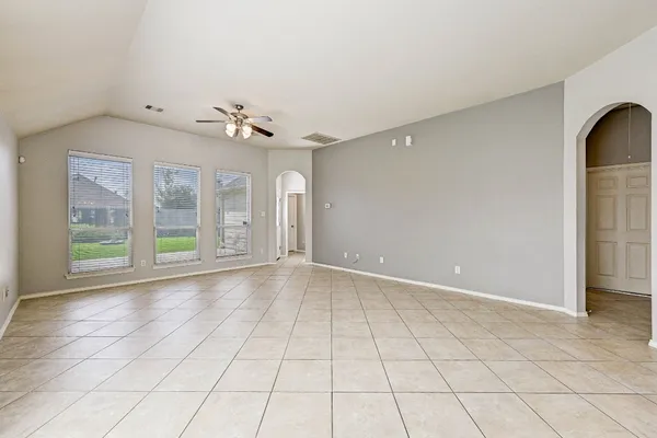 $1,995 | 18923 Bluestone Hollow Lane, Tomball, TX 77377