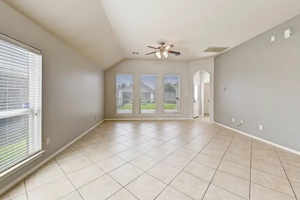 $2,100 | 18923 Bluestone Hollow Lane, Tomball, TX 77377