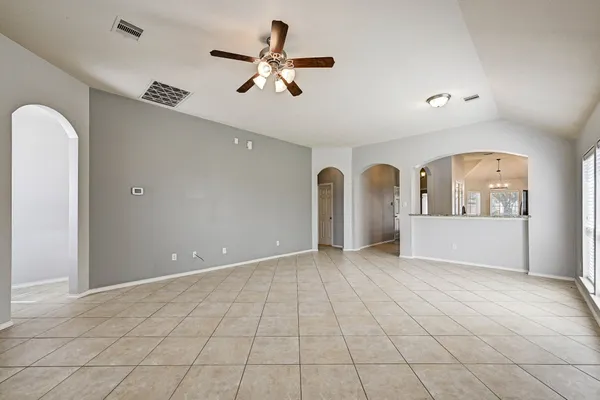 $2,100 | 18923 Bluestone Hollow Lane, Tomball, TX 77377