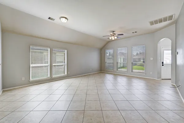 $2,100 | 18923 Bluestone Hollow Lane, Tomball, TX 77377
