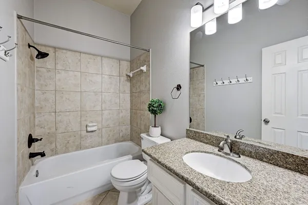 $1,995 | 18923 Bluestone Hollow Lane, Tomball, TX 77377