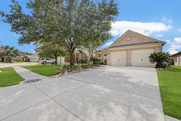 $2,100 | 18923 Bluestone Hollow Lane, Tomball, TX 77377