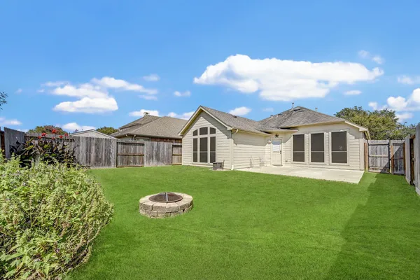 $2,100 | 18923 Bluestone Hollow Lane, Tomball, TX 77377